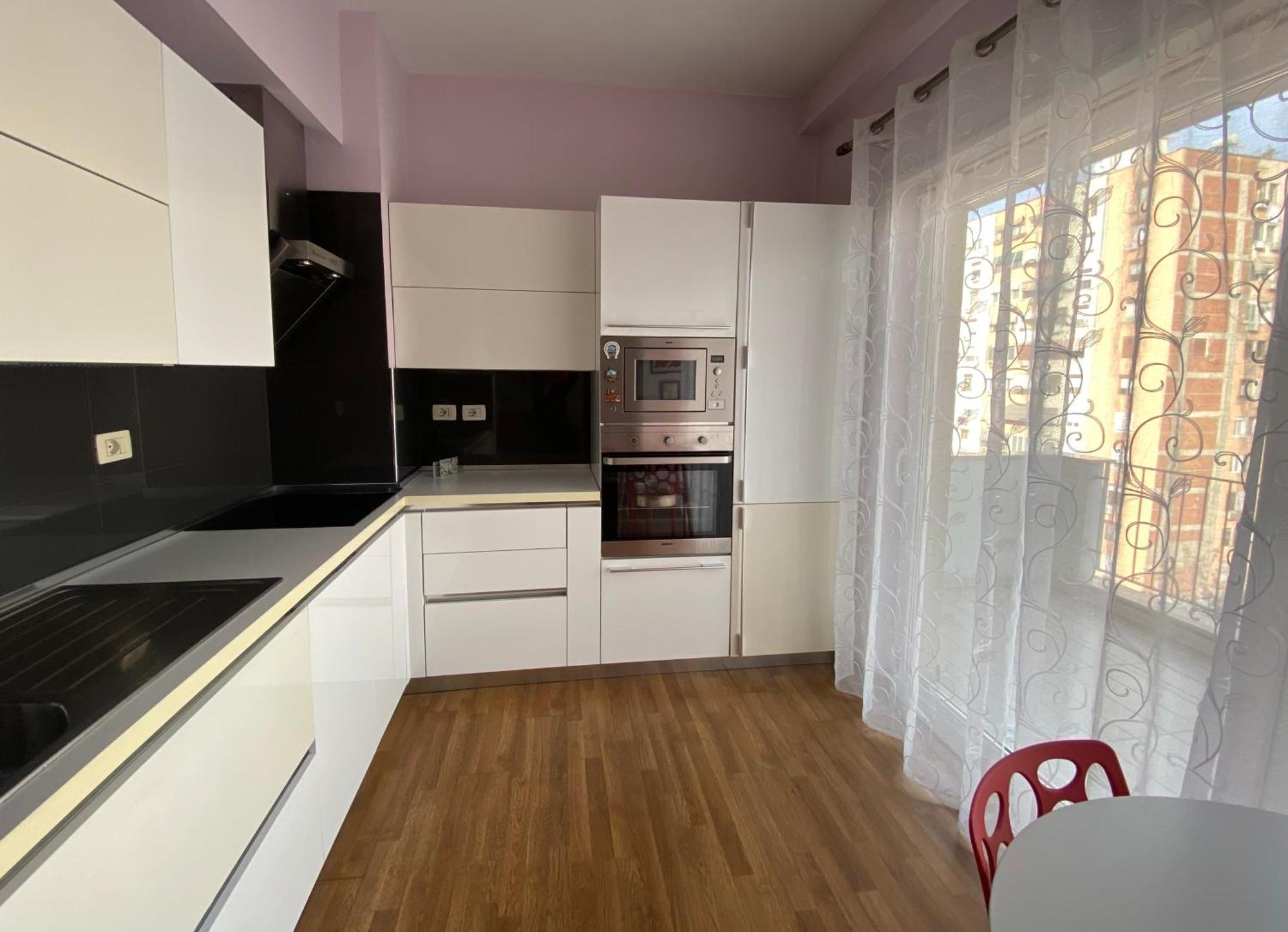 Center Penthouse Valeur * Tirana